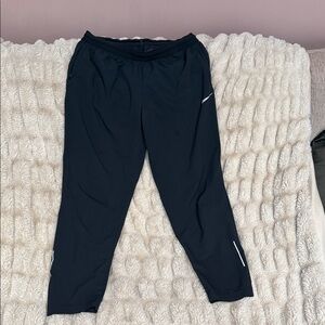 NIKE DRI-FIT - Black Athletic Pants with Reflective Stripes - M